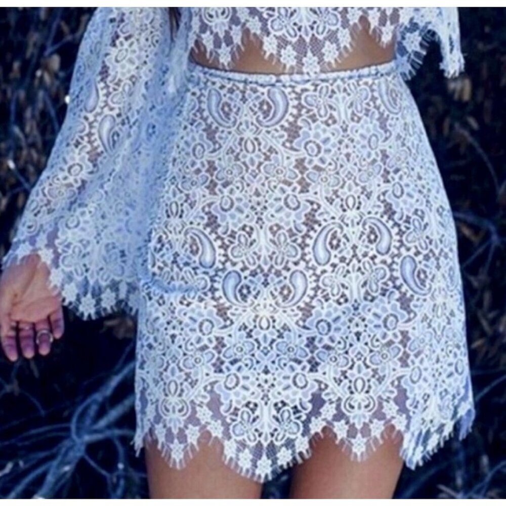 NWT For Love & Lemons Vika Floral Lace Mini Skirt Womens Size Large L White Sexy - Picture 16 of 16